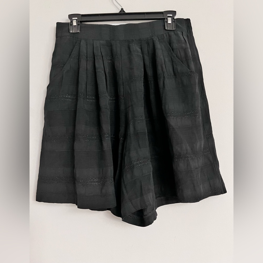 5/$15 Black shorts. Waist=30”